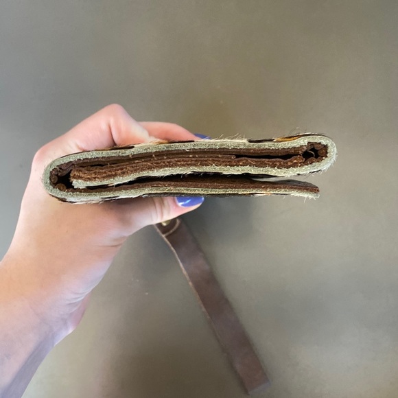 Refurbished Louis Vuitton wallet wristlet - Picture 7 of 7